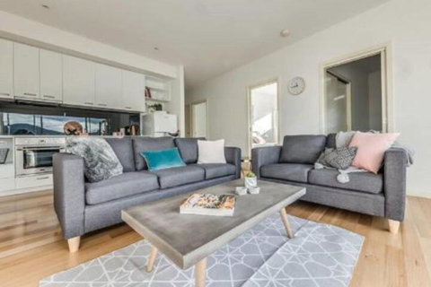 Marina View Apartment - Foster Accommodation 0