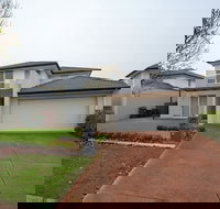 Superb Luxe 5BR Housepoint Cook Near Lake - Foster Accommodation