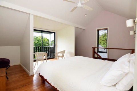 Cloudsong Chalet 2 Close To The Village Centre! - Foster Accommodation 1