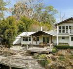 Equanimity Beautiful character filled house - Foster Accommodation