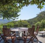 Taliesin Beautiful 4 bedroom home with amazing views - Foster Accommodation