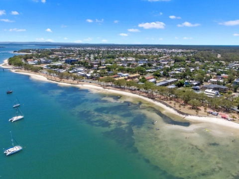 Woorim Secluded Palms Cottage - Foster Accommodation 5