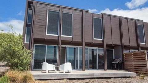 ST ANDREWS BEACH APARTMENT 4.02 - Foster Accommodation 5