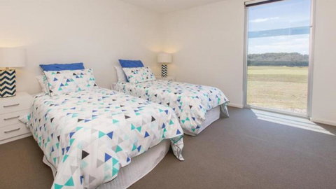 ST ANDREWS BEACH APARTMENT 4.02 - Foster Accommodation 2