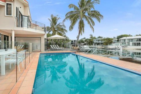 Waterfront Luxury Noosa Heads - Foster Accommodation 1