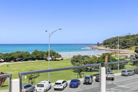 WATERFRONT SEVEN In The Heart Of Lorne - Foster Accommodation 3