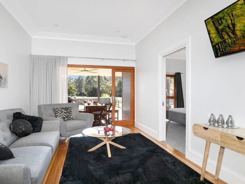 Advilla Stylish Charming & Central Location - Foster Accommodation 5