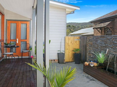 Advilla Stylish Charming & Central Location - Foster Accommodation 1