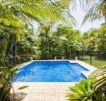 Beachfront Pool House Absolute beachfront - Foster Accommodation