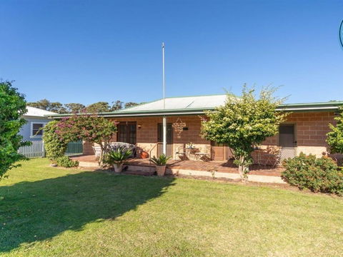Cudgee Quaint Cottage With Separate Cabin - Foster Accommodation 3