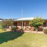 Cudgee Quaint Cottage With Separate Cabin - Foster Accommodation 0