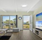 Dolphin Breeze fully fenced  pet friendly - Foster Accommodation