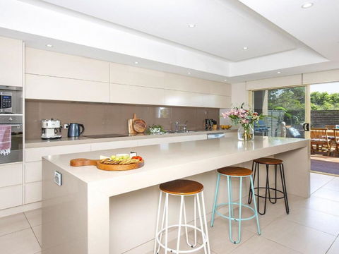 Emerald Coastal Walk Swimming Pool Pet Friendly - Foster Accommodation 5