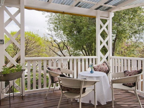 Hollyoak Cottage Delightful Ducks & Doileys! - Foster Accommodation 3