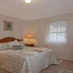Hollyoak Cottage Delightful Ducks & Doileys! - Foster Accommodation 0