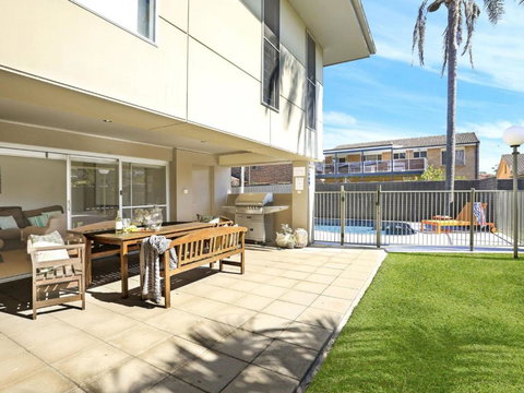 Isthmus On Jones Beach - Foster Accommodation 1