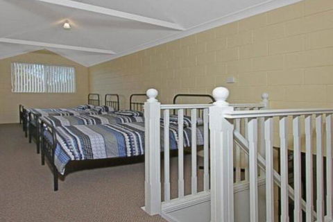 Ohio One Street Back From Beach Access - Foster Accommodation 6