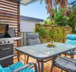 Sea Shack renovated 1950s beach house - Foster Accommodation