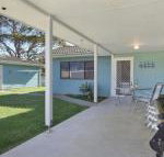 Soundwaves games room with table tennis - Foster Accommodation