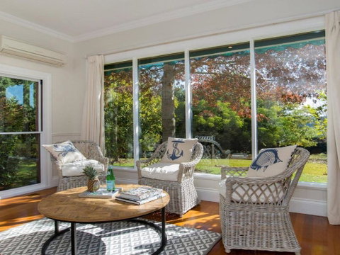 Sutton Downs Renovated Country Home On 100 Acres - Foster Accommodation 6