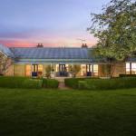 Sutton Downs Renovated Country Home On 100 Acres - Foster Accommodation 1