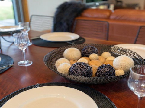 Willowview Coastal Retreat Stunning Views - Foster Accommodation 6