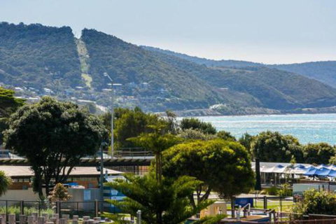 LOUTTIT BAY APARTMENT 1 Free Wifi Ocean Views & The Ultimate Location - Foster Accommodation 4