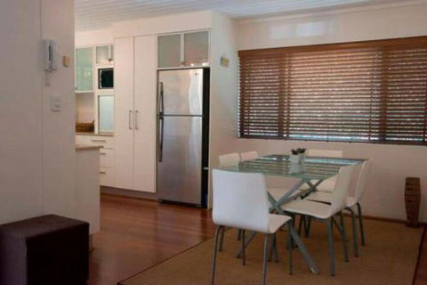 Absolute Beachfront Mooloolaba - Foster Accommodation 6