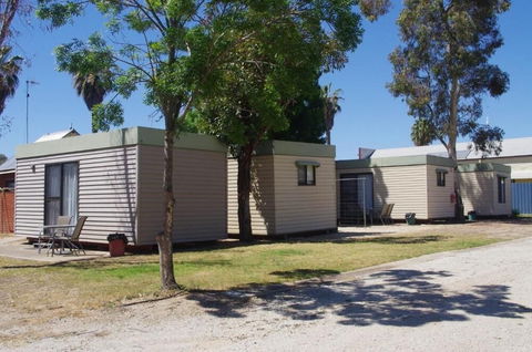 Deniliquin Pioneer Tourist Park - Foster Accommodation 2