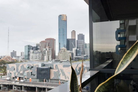 Laurent Balcony Views Steps From Laneway Vibes - Foster Accommodation 1