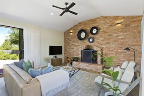 Embracing Evandale - Foster Accommodation 0