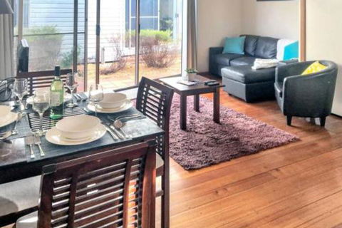 Rye 6 Carpark Walk To Shops Beach Wine Wifi & Netflix - Foster Accommodation 0