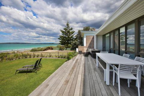Azure Absolute Beachfront Pet Friendly - Foster Accommodation 0