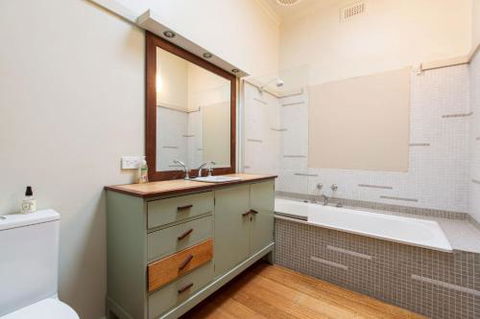 BEACHSIDE GETAWAY DROMANA - Foster Accommodation 4