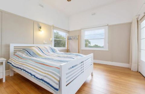 BEACHSIDE GETAWAY DROMANA - Foster Accommodation 3