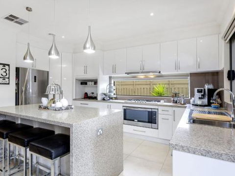 LA DOLCE VITA RETREAT RYE - Foster Accommodation 3