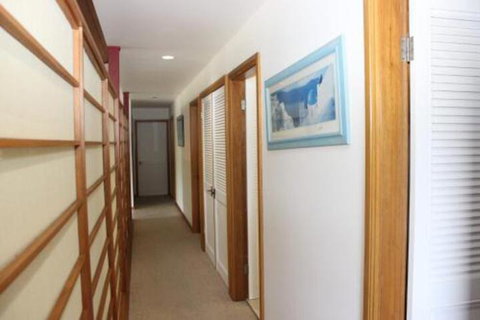 LIZ LAKE - Foster Accommodation 4
