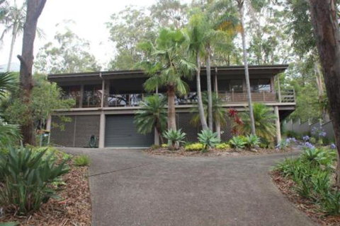 LIZ LAKE - Foster Accommodation 0