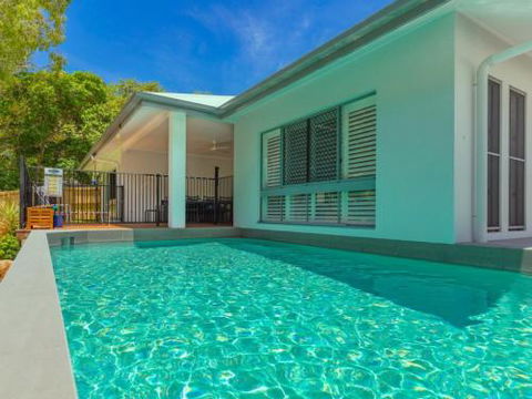 CANOPY HOUSE At PALM COVE - Foster Accommodation 0