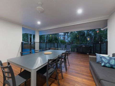 CANOPY HOUSE At PALM COVE - Foster Accommodation 5