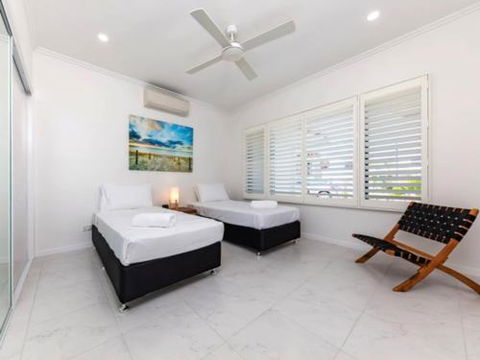 CANOPY HOUSE At PALM COVE - Foster Accommodation 6