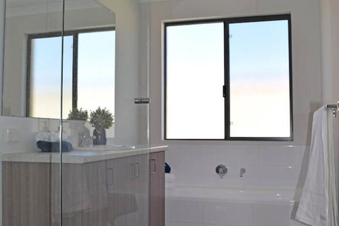 The Kingsley's Place Piara Waters - Foster Accommodation 4