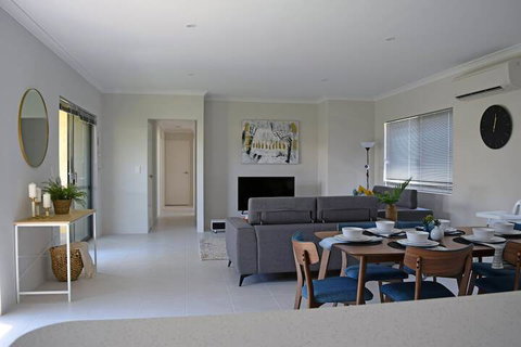The Kingsley's Place Piara Waters - Foster Accommodation 7