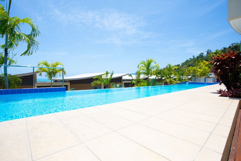 Spacious Tropical Sanctuary Ocean Views - Foster Accommodation 3