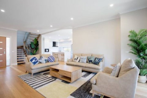 Lux Style 4BR Townhouse@ashwood - Foster Accommodation 0