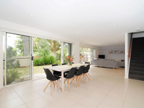 Acacia On Orion :: Jervis Bay Rentals - Foster Accommodation 1