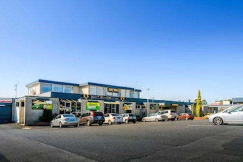 Top Of The Town Hotel Motel - Foster Accommodation 0