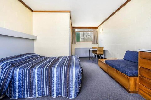 Top Of The Town Hotel Motel - Foster Accommodation 5