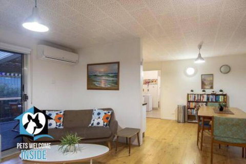 Retro Groovy Pad Pt Elliot - Foster Accommodation 0