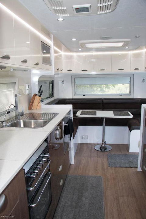 Longford Riverside Caravan Park - Foster Accommodation 3